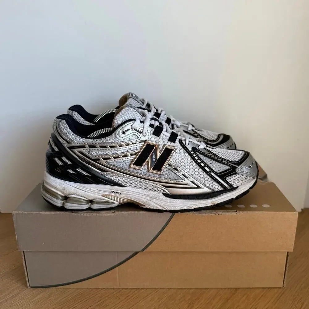 New Balance 1906 R ‘Silver Metallic/Black’ Sneakers- Men 7 - Women 8.5